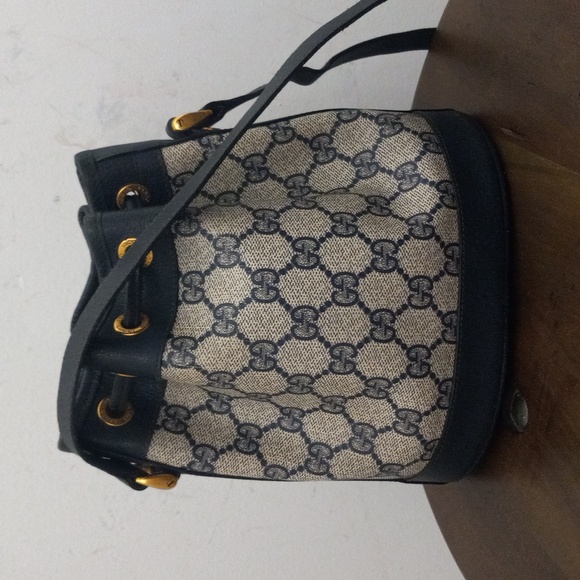 Authentic Vintage Gucci Interlocking GG Monogram Supreme Mini Drawstring Bucket - Picture 3 of 9